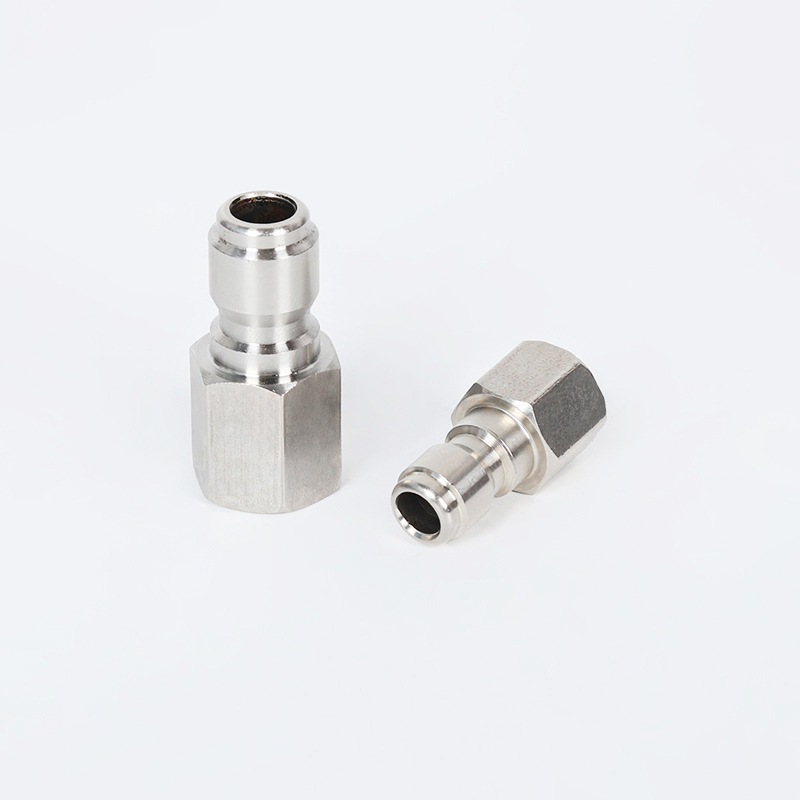 Maszyna czyszcząca pod wysokim ciśnieniem prosto przez obrotowe szybkie złącze